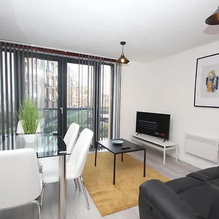 Host & - Southside Apartment *